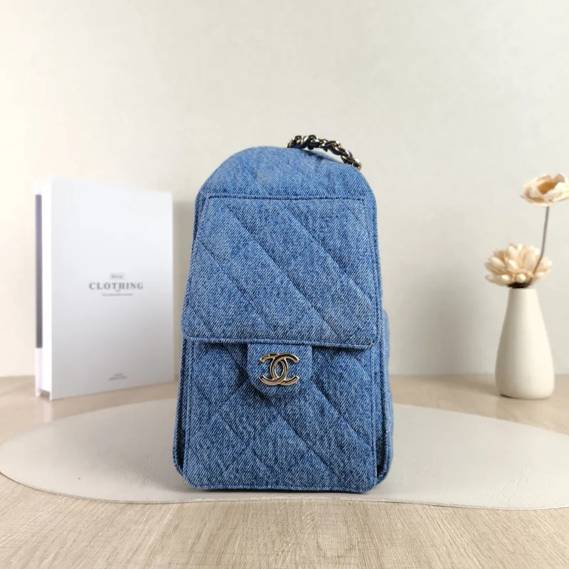 Chanel Shoulder Bag25Bag Blue Small26 × 14 × 30 cm — detail view 8 of 11