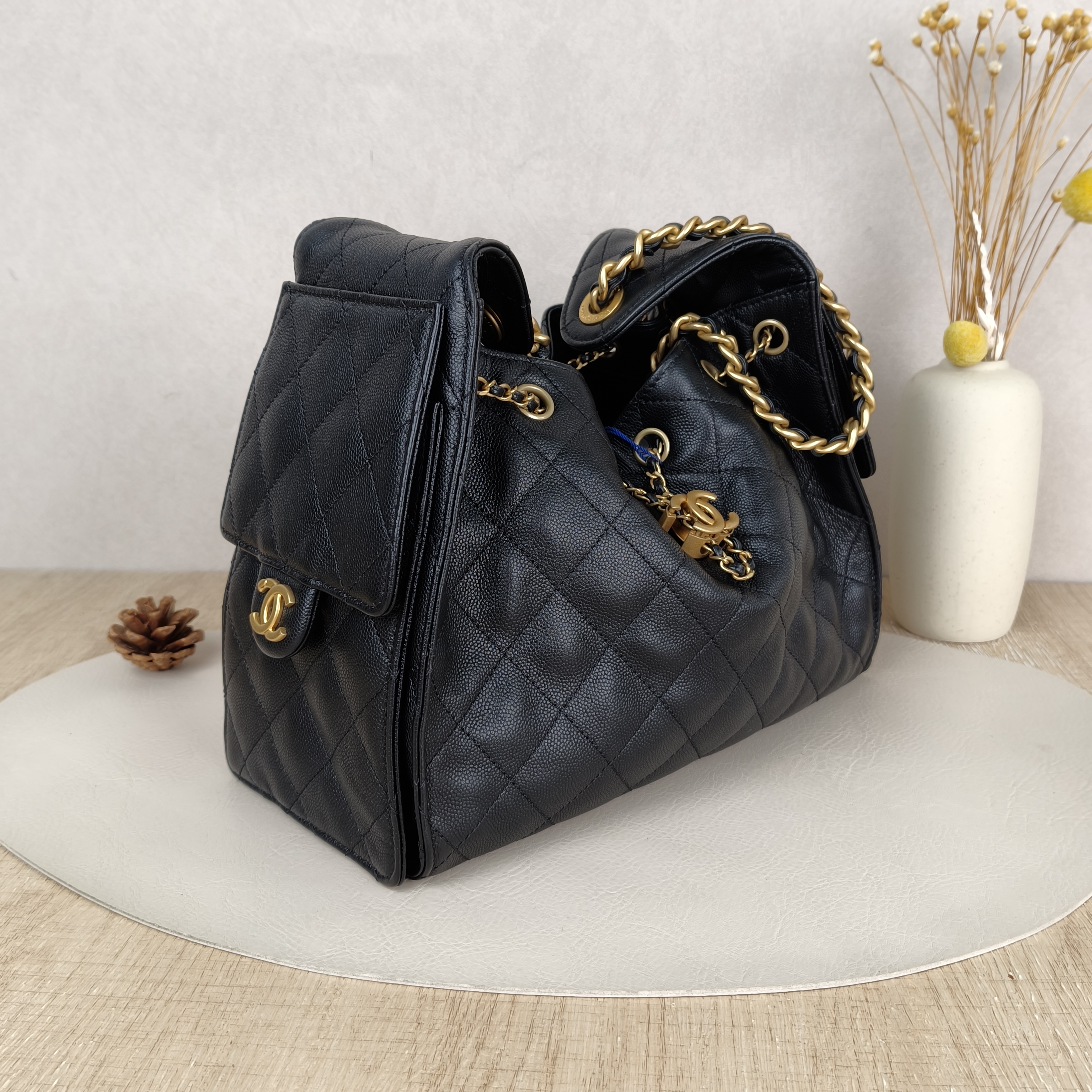 Chanel Shoulder Bag25Bag Black Grained Calfskin Small26 × 14 × 30 cm — cover view 2 of 10
