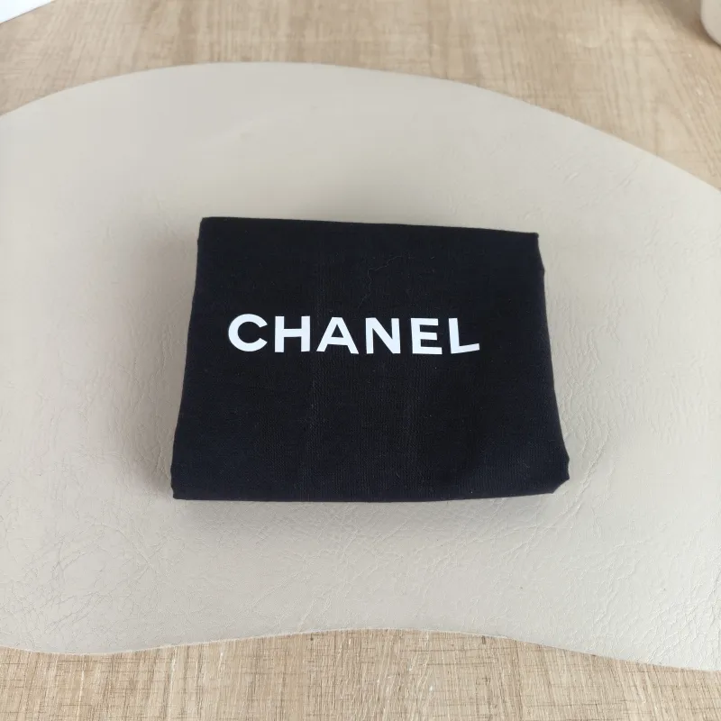 Chanel Crossbody Bag Crossbody Bag Black with Gold-Tone Hardware Lambskin One Size 18 × 5 × 15 cm — detail view 12 of 12