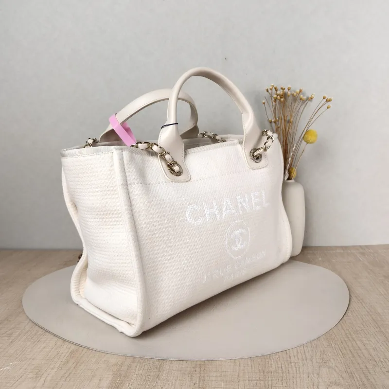 Chanel Shoulder Bag White Canvas One Size 32 × 16 × 23 cm — cover view 3 of 5