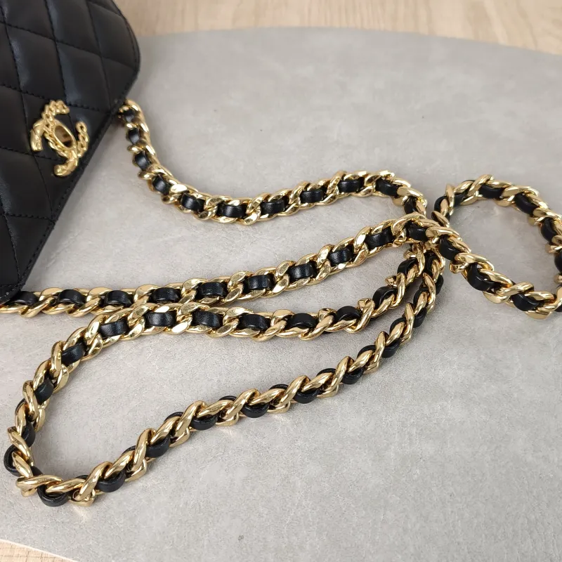 Chanel Crossbody Bag Crossbody Bag Black Lambskin One Size 17 × 5 × 12 cm — detail view 14 of 14