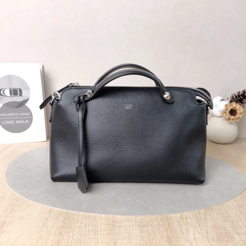 FENDI Crossbody Bagby the way Black Calfskin Medium28 × 13 × 17 cm