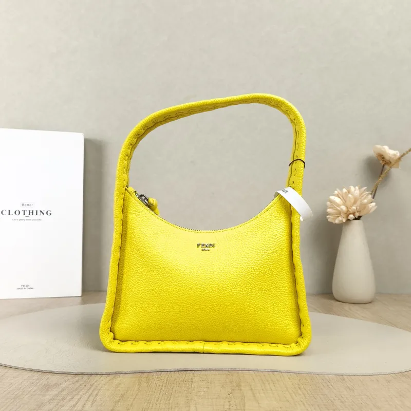 FENDI Top Handle Bag Fendessence Top Handle Bag Calfskinmini20.5 × 7 × 16 cm