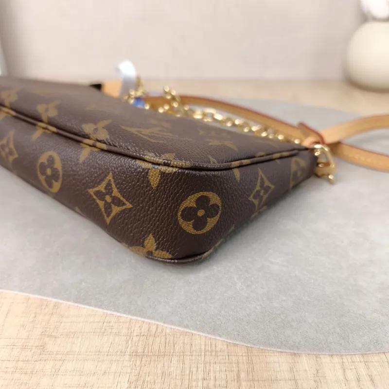 Louis Vuitton Shoulder Bag Pochette Accessoires Monogram PVC Large 23 × 4 × 13.5 cm — detail view 10 of 11
