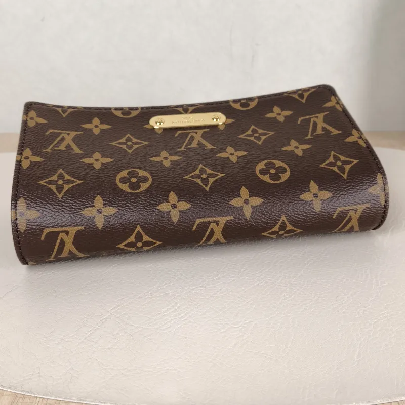 Louis Vuitton Crossbody Bag LILY Chain Bagwoc Monogram PVC One Size 21 × 3.5 × 10.5 cm — detail view 4 of 11