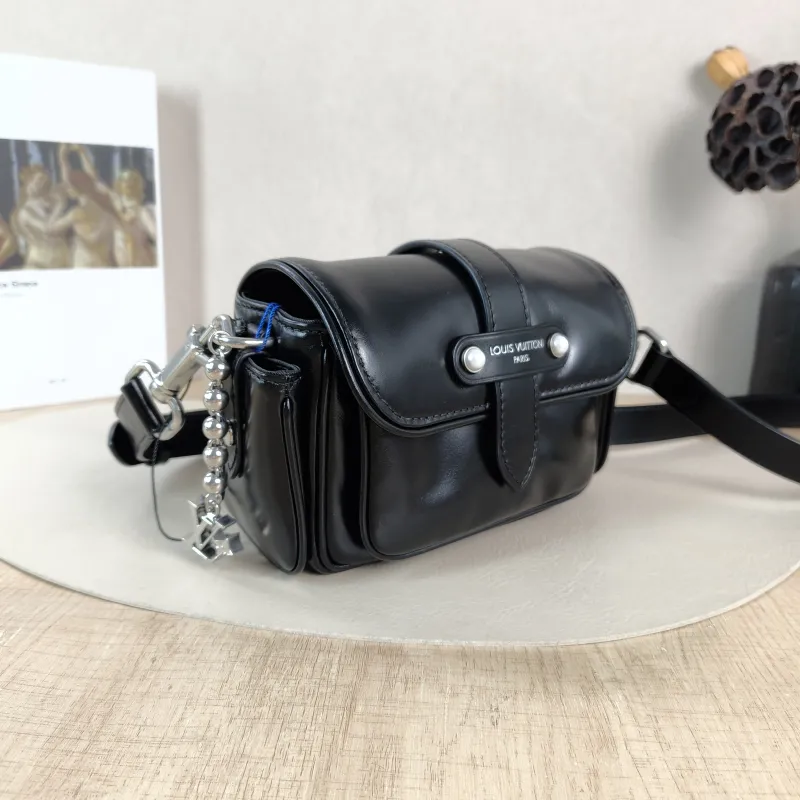 Louis Vuitton Crossbody Bag CARGO Camera Bag Black Calfskin Mini 23 × 10 × 14 cm — cover view 2 of 5
