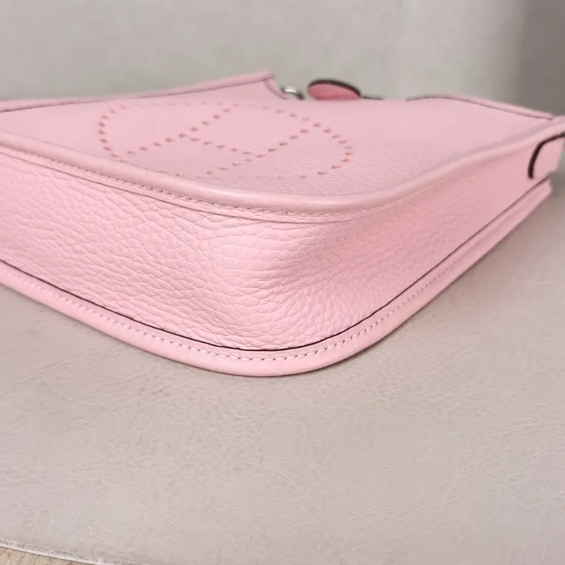 Hermès Crossbody Bag Evelyne Mini 16 Mini 16 TC Calfskin Mini 17 × 5.5 × 18 cm K — detail view 5 of 8