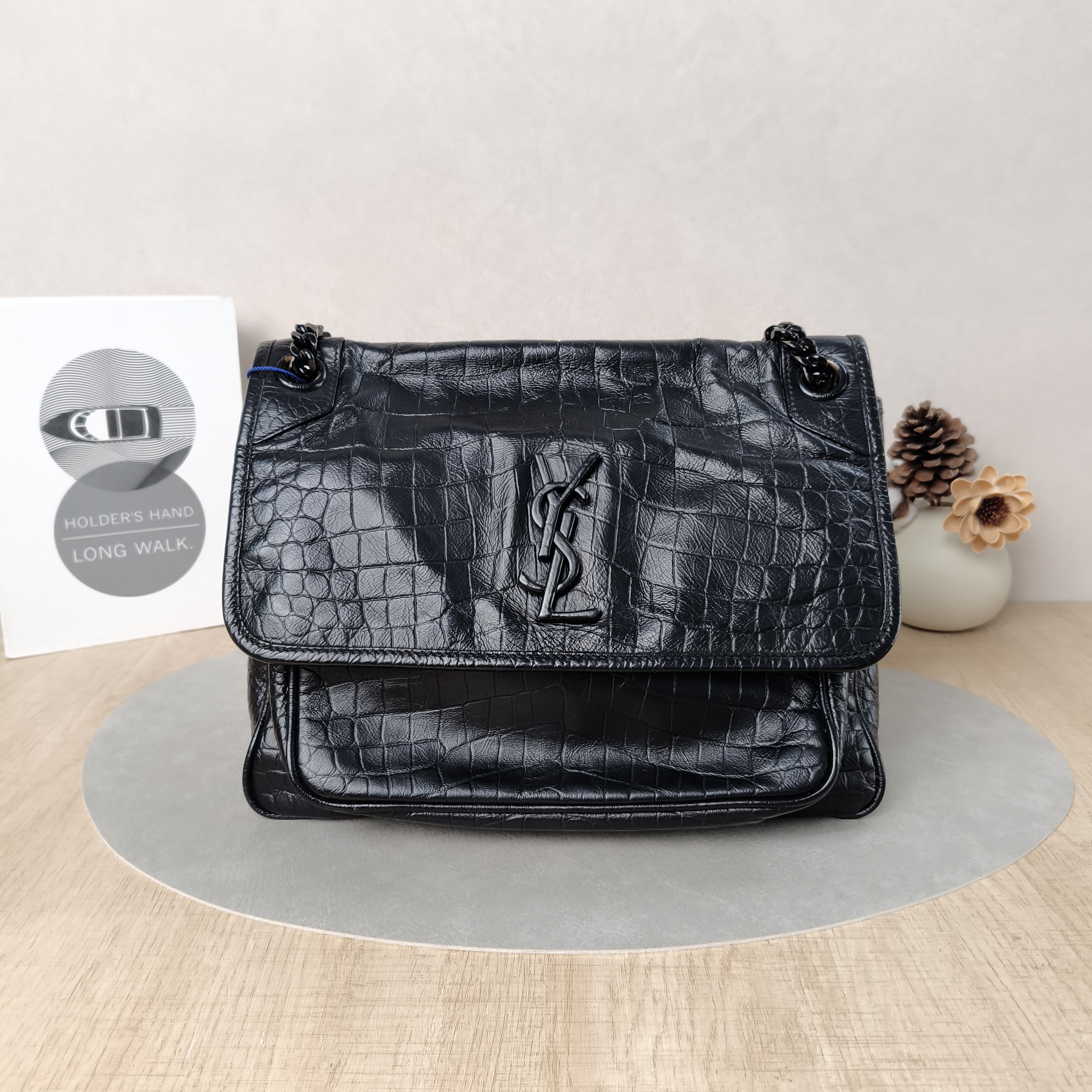 SAINT LAURENT Crossbody Bag Niki Black Calfskin Medium28 × 8.5 × 20 cm