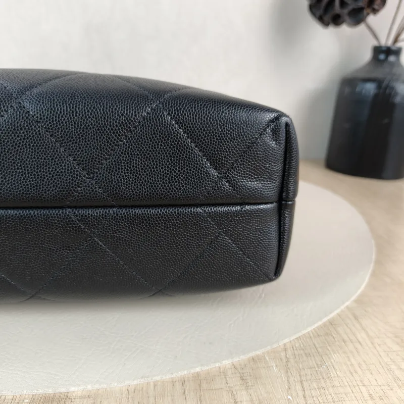 Chanel Top Handle Bag Shoulder Bag Black Grained Calfskin One Size 25 × 9 × 20 cm 29 — detail view 3 of 10