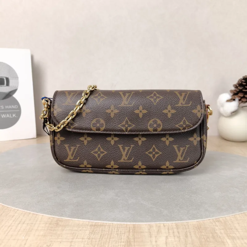 Louis Vuitton Crossbody Bag IVY Monogram PVC Small23.5 × 4.3 × 12 cm