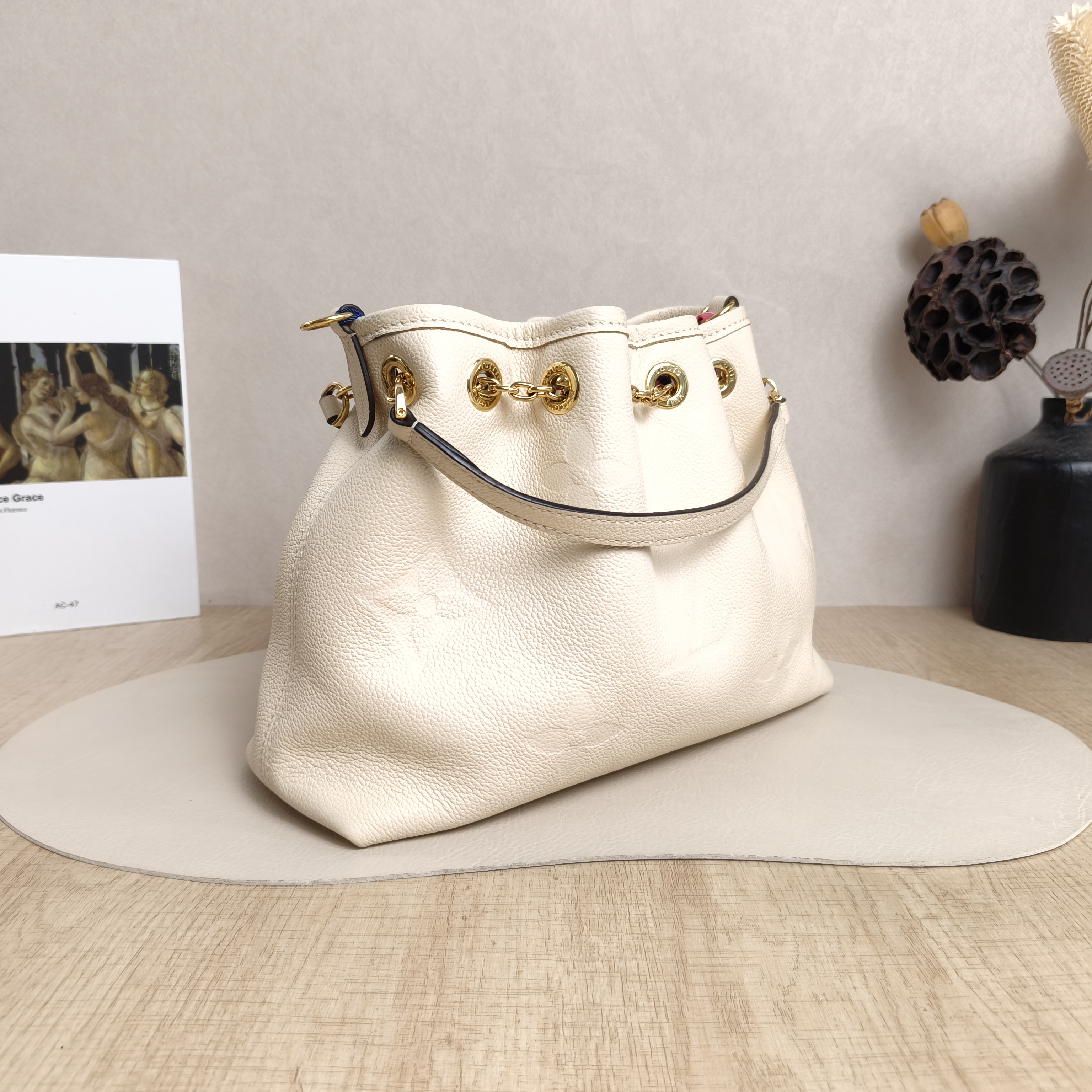 Louis Vuitton Crossbody Bag BUNDLE White Monogram Empreinte Embossed Calfskin Medium28 × 11.5 × 20 cm — cover view 4 of 5