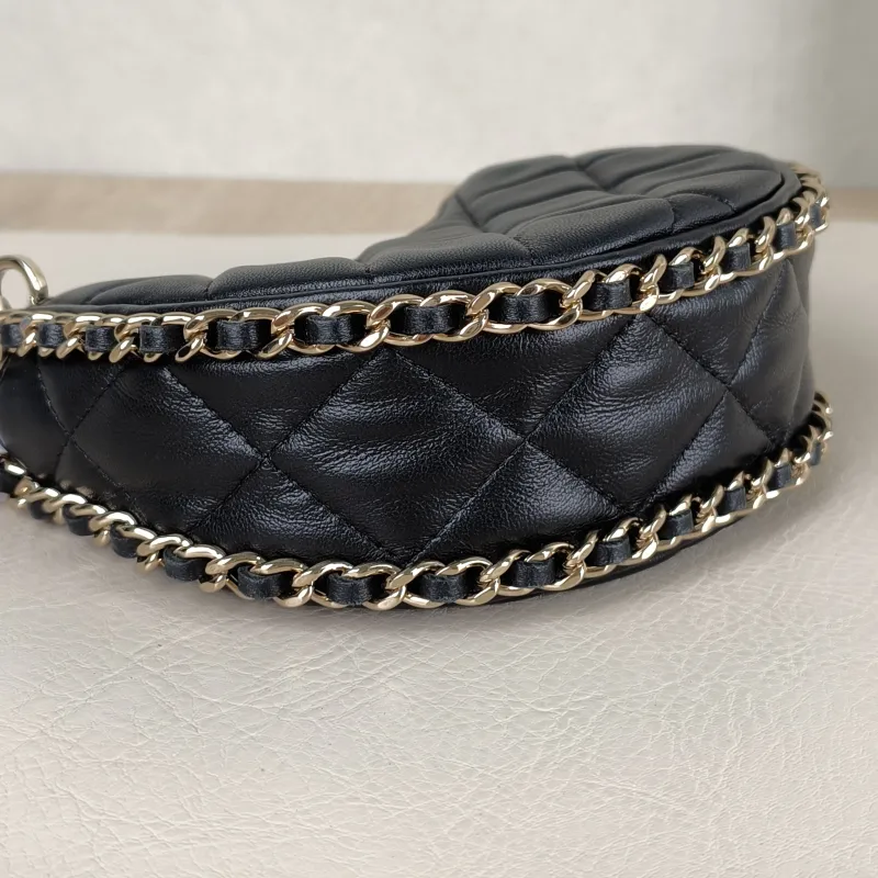 Chanel Crossbody Bag 23p Black Lambskin Mini 13.5 × 5 × 9.5 cm — detail view 4 of 11