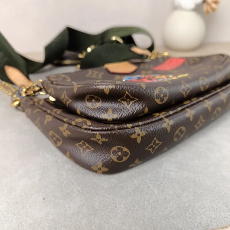 Louis Vuitton Crossbody Bag Multi Pochette Accessoires Shoulder Strap PVC Small 24 × 4 × 13.5 cm — detail view 9 of 12