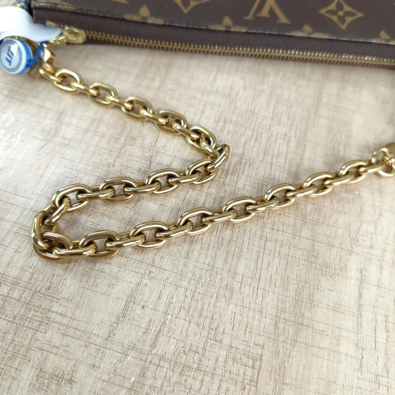 Louis Vuitton Shoulder Bag Pochette Accessoires Monogram PVC One Size22 × 4 × 13 cm — detail view 11 of 12