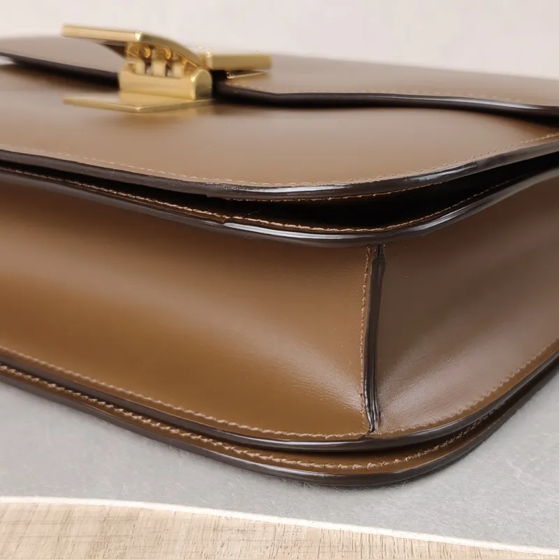 CELINE Crossbody Bag Classic Box CC alfskin Medium 24 × 7 × 18 cm — detail view 13 of 15