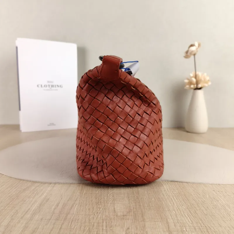Bottega Veneta Top Handle Bag Woven Vanity Case Bag Red Lambskin One Size 25 × 12 × 18 cm Conditioned — detail view 1 of 9