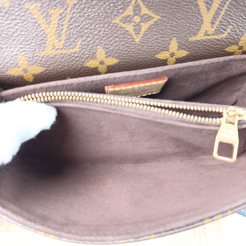 Louis Vuitton Crossbody Bag Monogram PVC Small 21.5 × 6 × 13.5 cm — detail view 9 of 14