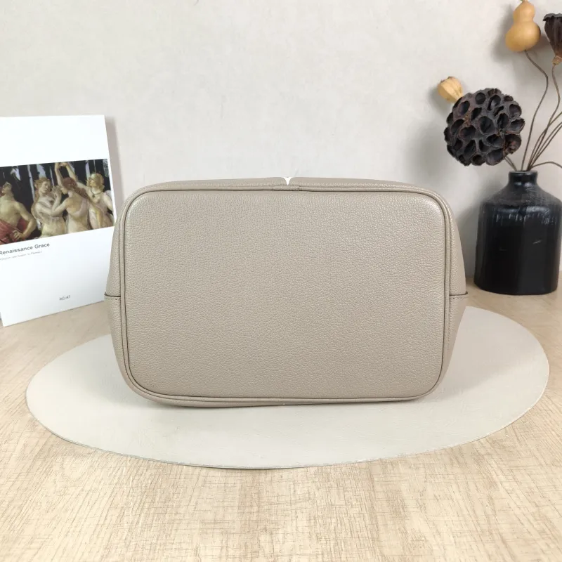 Louis Vuitton Shoulder Bag NÉONOÉ Bucket Bag · White Empreinte Embossed Calfskin Medium 26 × 17.5 × 26 cm — cover view 5 of 5