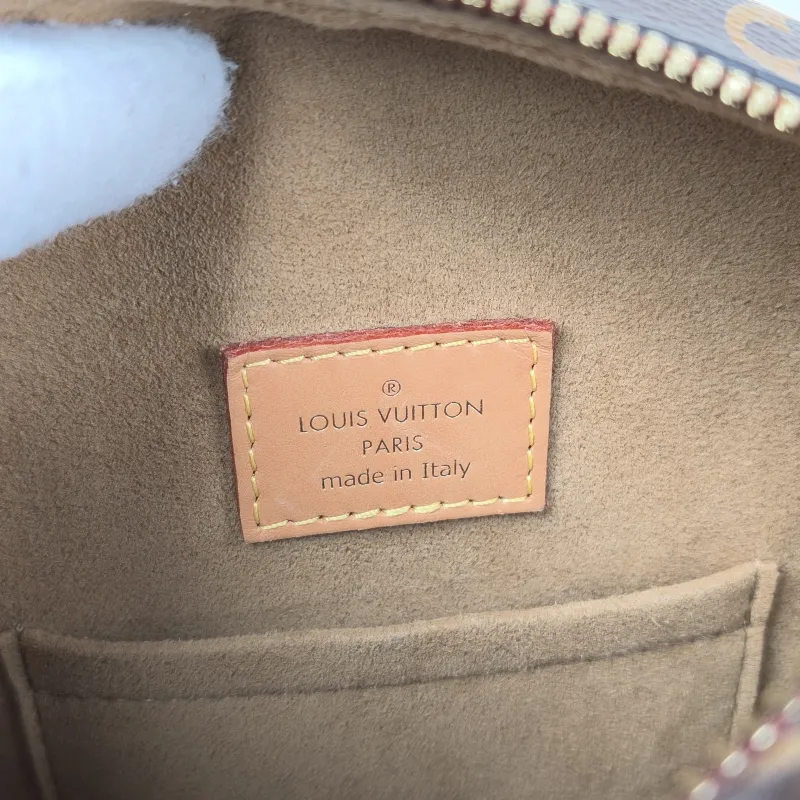 Louis Vuitton Crossbody Bag BOITE CHAPEAU SOUPLE Monogram PVC Large 20 × 8 × 22.5 cm — detail view 5 of 11