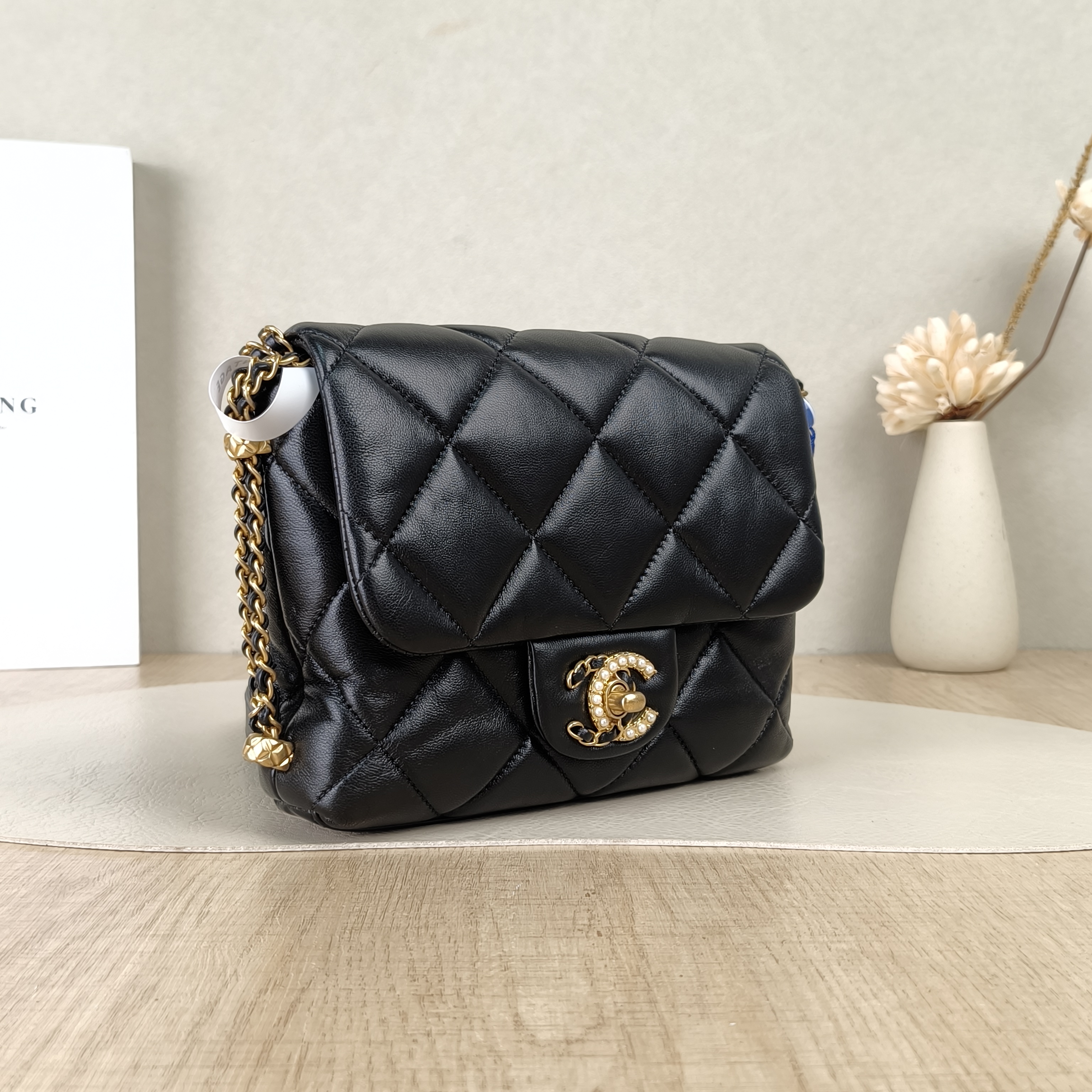 Chanel Crossbody Bag Crossbody Bag Black Lambskin One Size19 × 4 × 15.5 cm — cover view 5 of 5