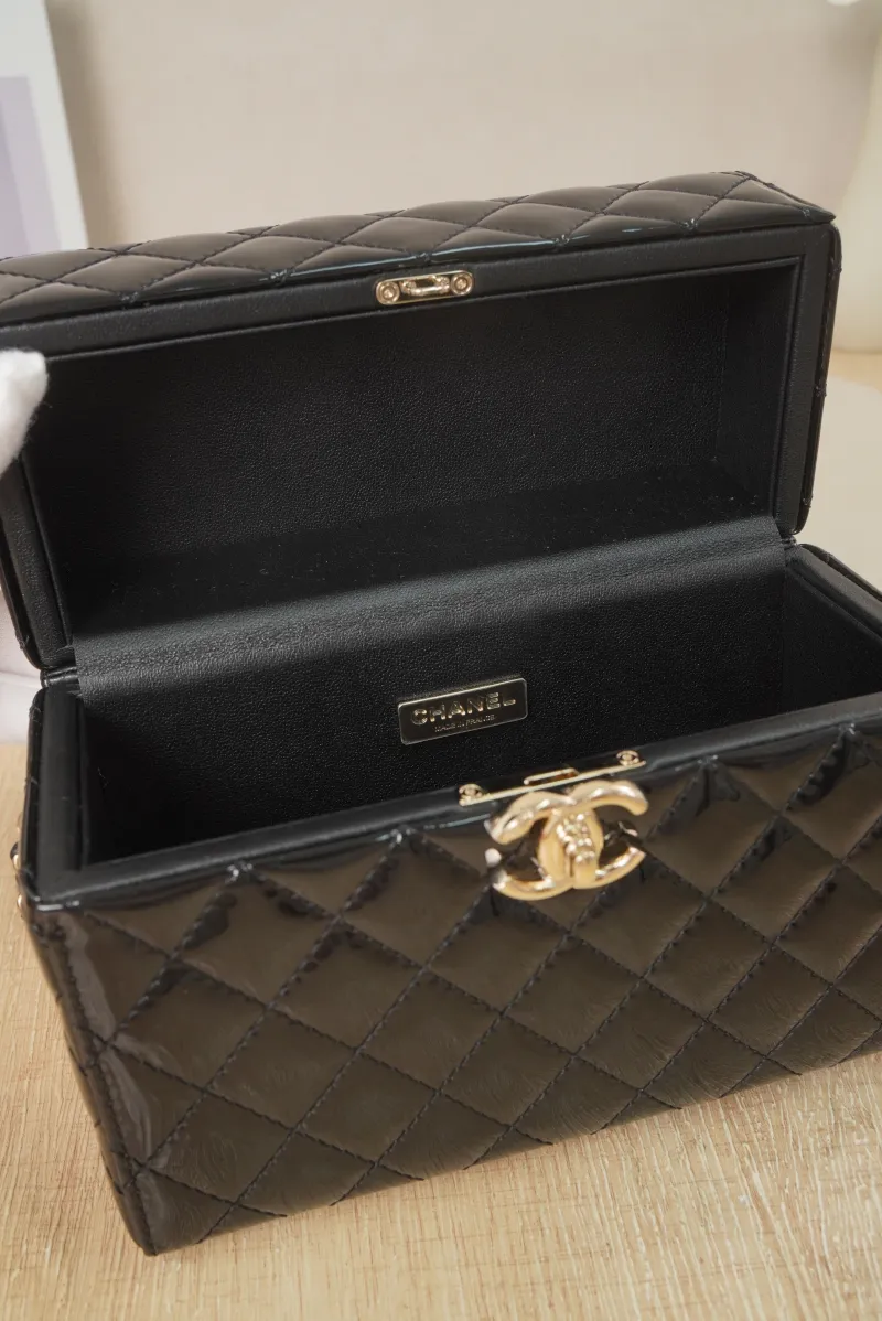 Chanel 25a Small Black Patent Leather Microchip Edition · 18 × 8 × 14.5 cm — detail view 14 of 18