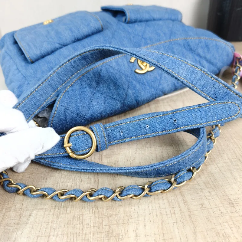 Chanel Shoulder Bag Supple Twins Hobo Blue Large 30 × 5 × 21.5 cm — detail view 5 of 12