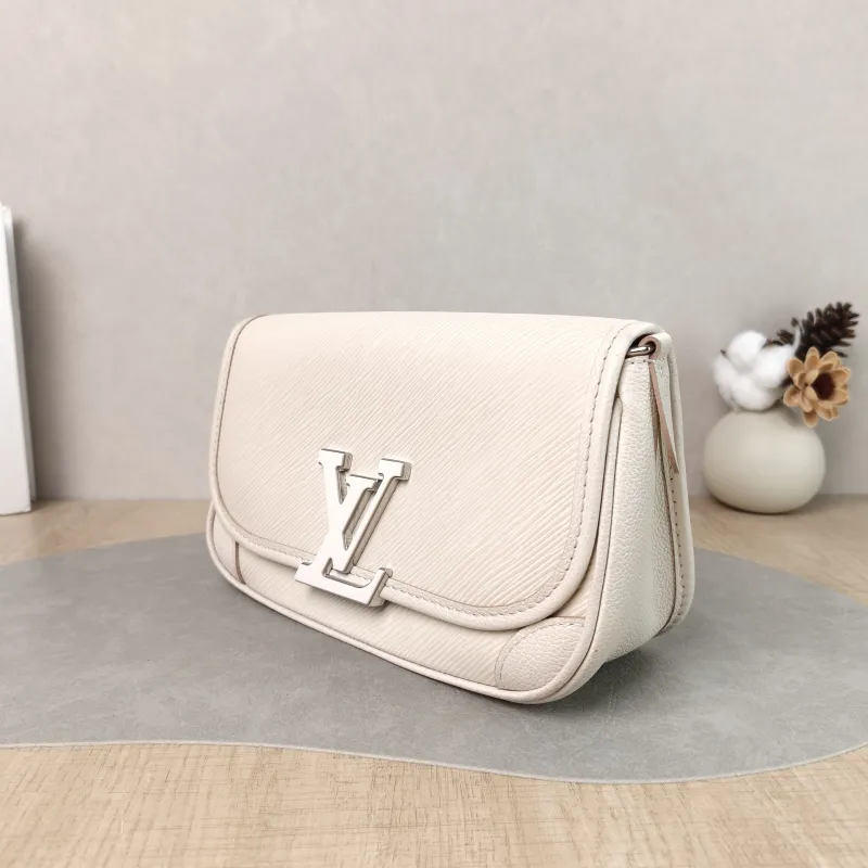 Louis Vuitton Shoulder Bag BUCI Beige Epi Embossed Calfskin One Size 24.5 × 9 × 15.5 cm — cover view 4 of 6