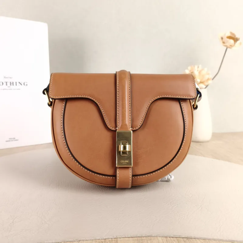 CELINE Crossbody Bag Besace 16 Caramel Calfskin Small 19 × 6 × 17 cm
