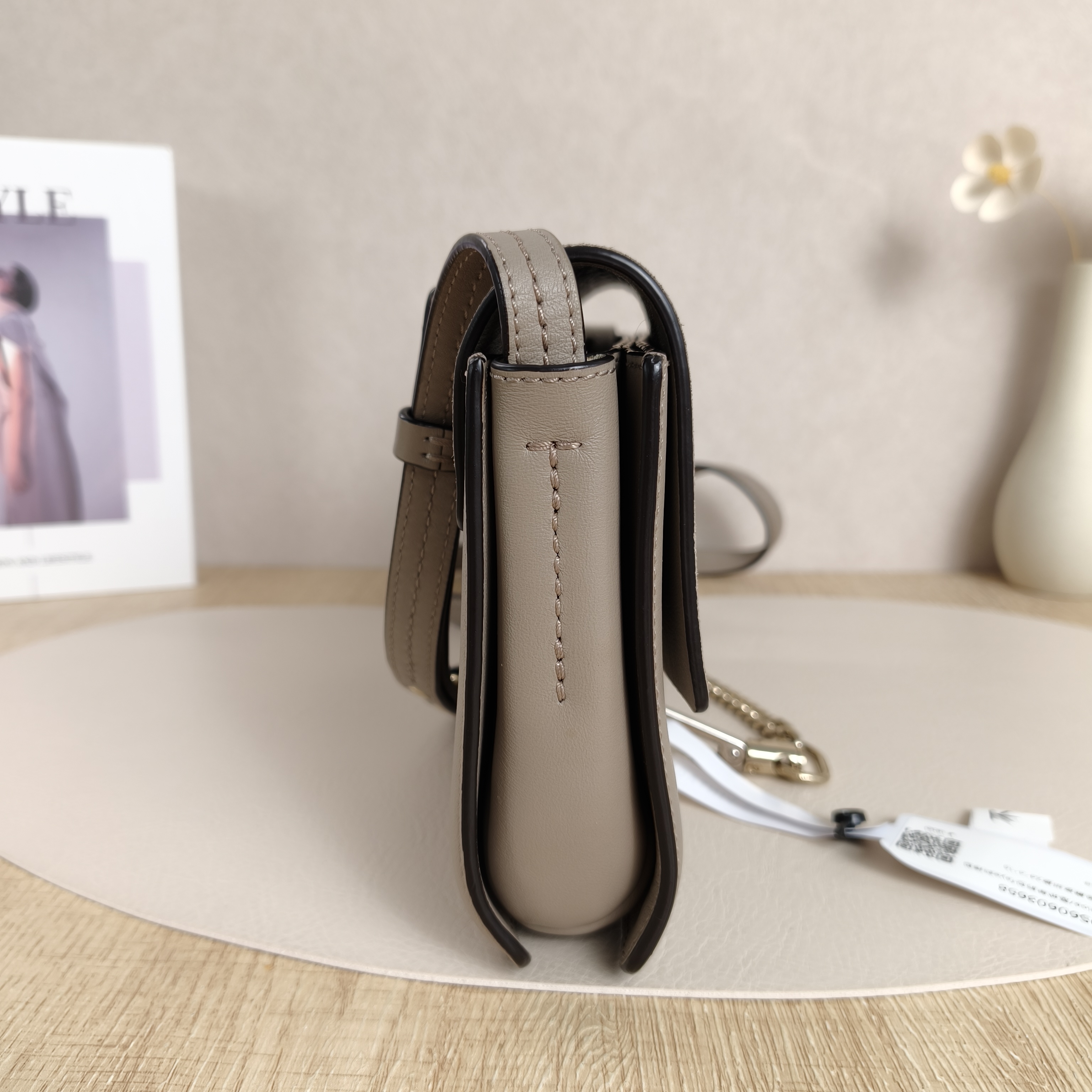 Chloé Shoulder Bagfaye Crossbody Bag Grey Suede 24 × 4 × 15 cm — cover view 2 of 10