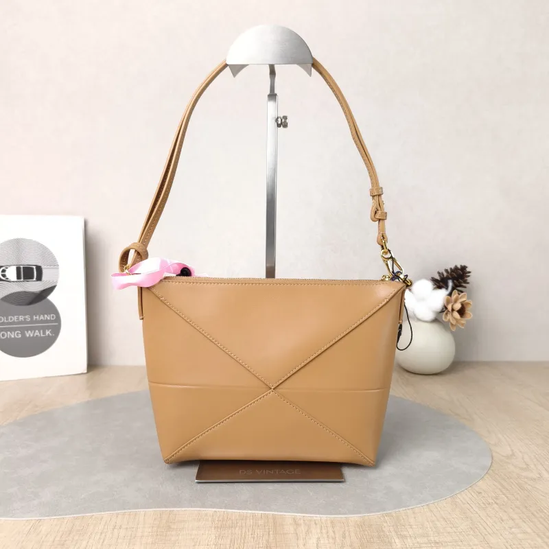 LOEWE Shoulder Bag puzzle fold Shoulder Bag Brown Calfskin One Size 23 × 6.5 × 15.5 cm — cover view 2 of 5