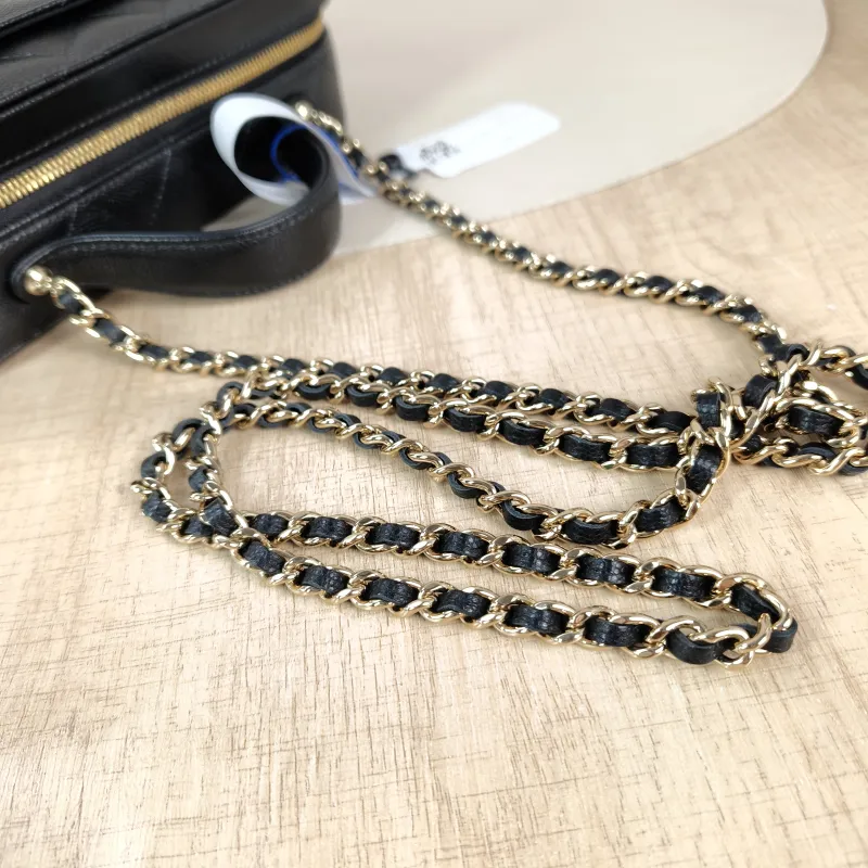 Chanel Crossbody Bag Black Grained Calfskin Mini 19.5 × 8.5 × 12 cm — detail view 10 of 13