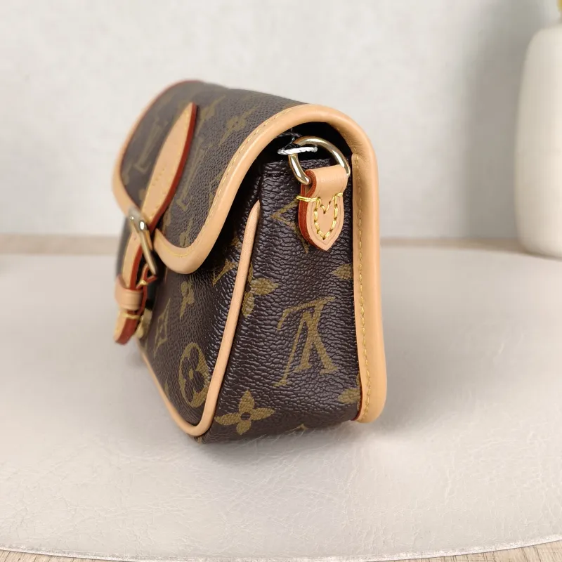 Louis Vuitton Crossbody Bag Diane Baguette Bag Monogram PVC nano 19 × 6 × 10.5 cm — detail view 6 of 12