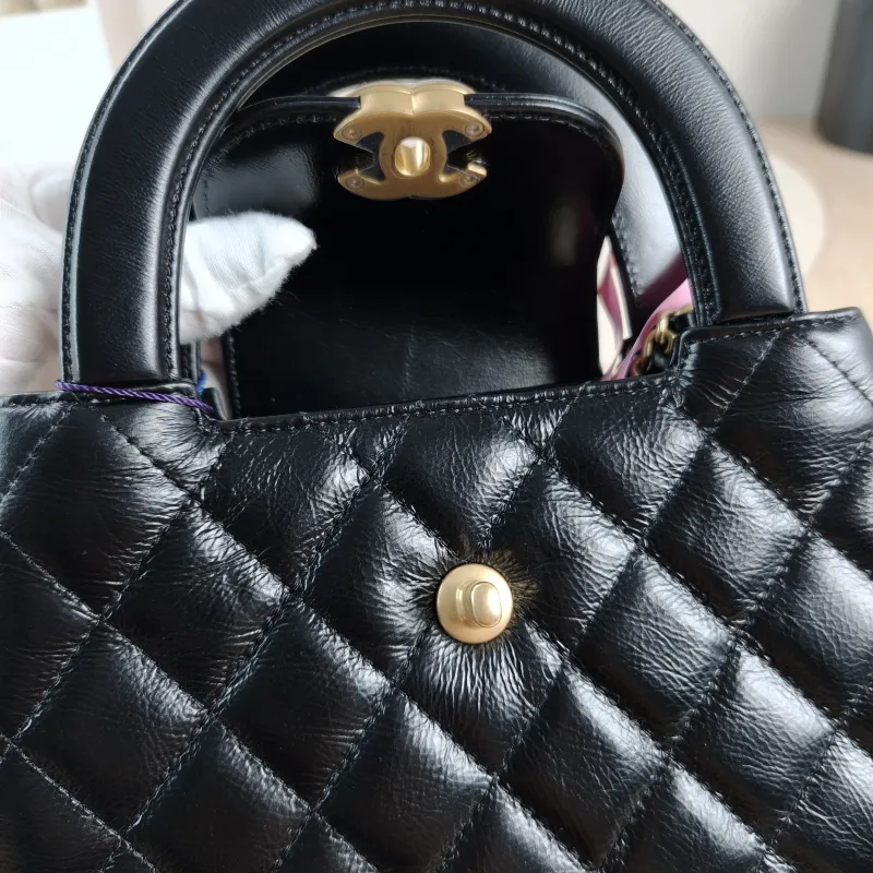 Chanel Crossbody Bag Kelly Black Waxed Leather Mini 19 × 7 × 13 cm — detail view 10 of 14