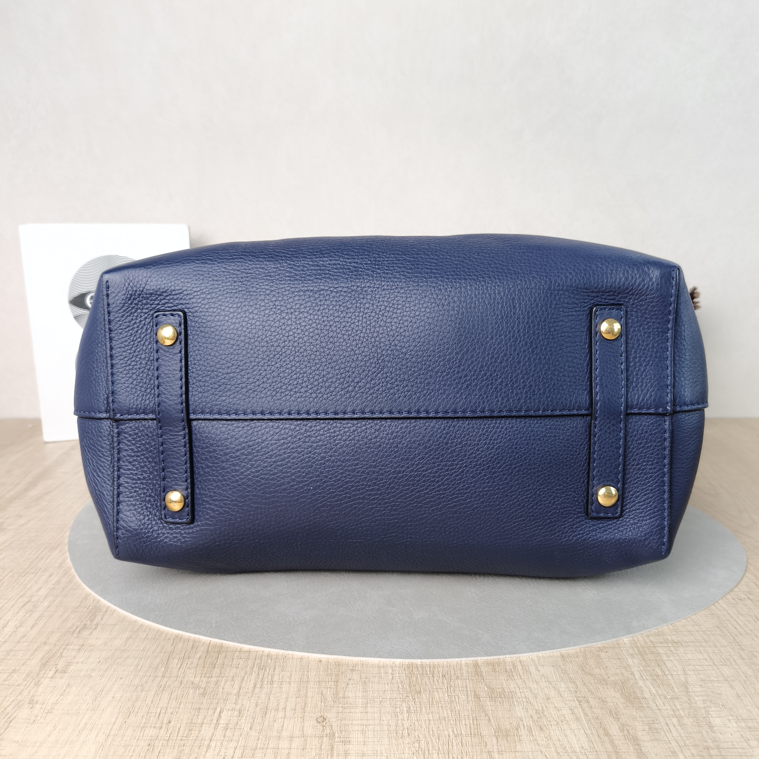 BURBERRY Top Handle Bag Tote Bag White Navy Calfskin One Size34 × 17 × 28 cm — cover view 4 of 6