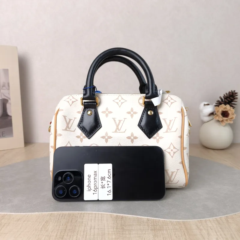 Louis Vuitton Shoulder Bag Speedy20 · Black PVC One Size 20 × 12.5 × 15 cm — cover view 3 of 6