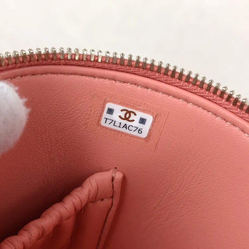Chanel Crossbody Bag Box Crossbody Bag Pink Lambskin One Size9.5 × 8 × 10.5 cm — detail view 3 of 13
