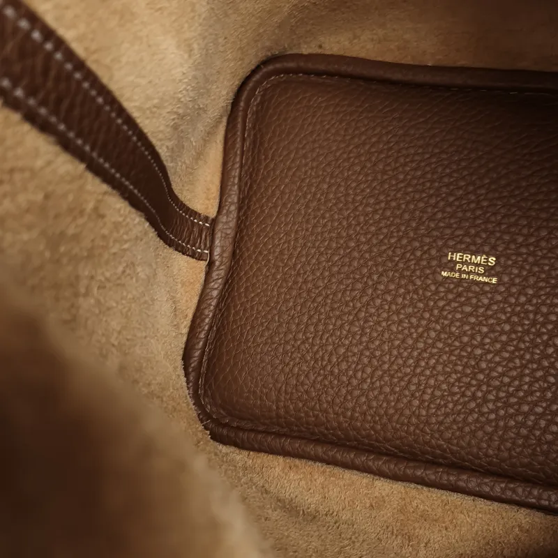 Hermès Top Handle Bag Picotin Lock 18 18 TC Calfskin Small 18 × 13 × 19 cm B — detail view 1 of 10
