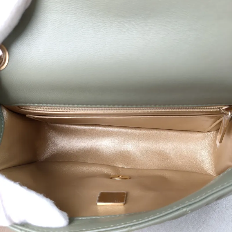 Chanel Crossbody Bag mini Green Lambskin One Size 20 × 6 × 12 cm — detail view 1 of 11