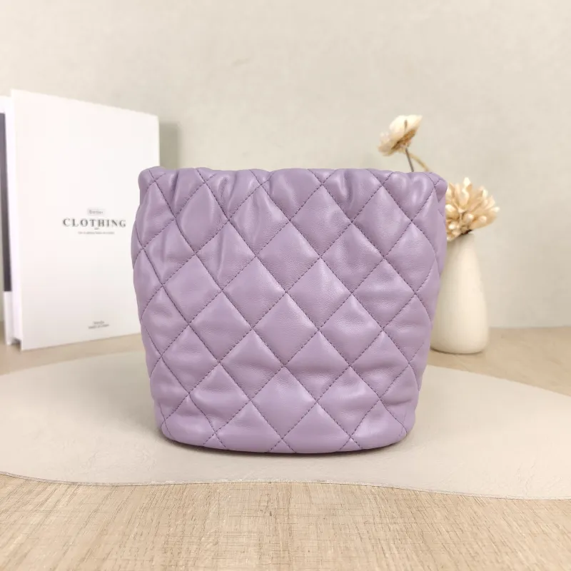 Chanel Crossbody Bag24p Lambskinmini17 × 12 × 18 cm — cover view 5 of 5