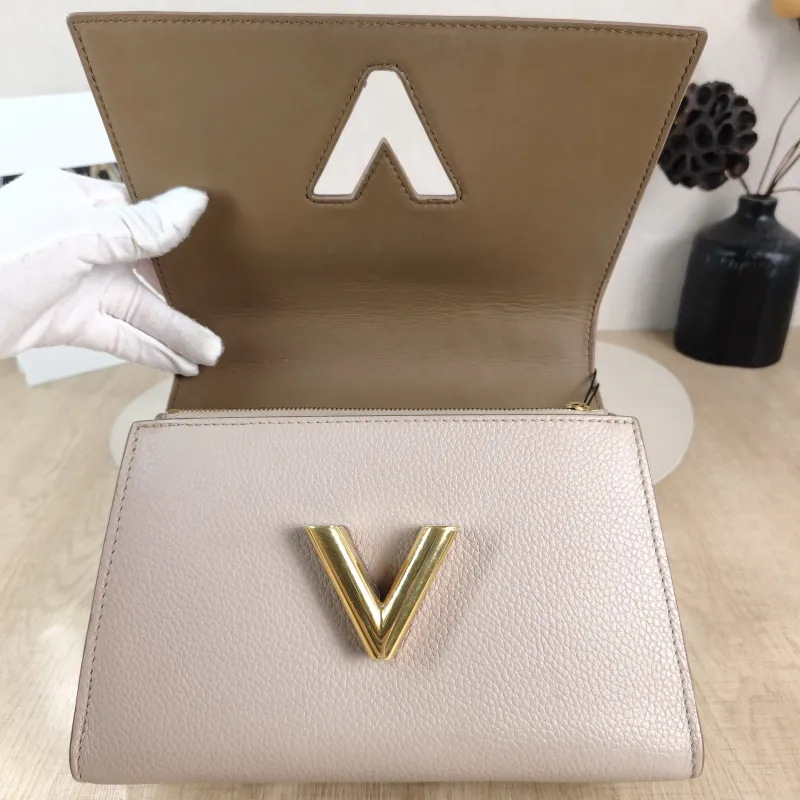 Louis Vuitton Crossbody Bag Twist One Handle Edition Calfskin Small 25 × 11 × 17 cm Conditioned — detail view 6 of 13