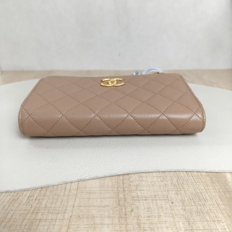 Chanel Crossbody Bag Edition cf woc Taupe Calfskin19.2 × 3.5 × 12.3 cm — detail view 12 of 13