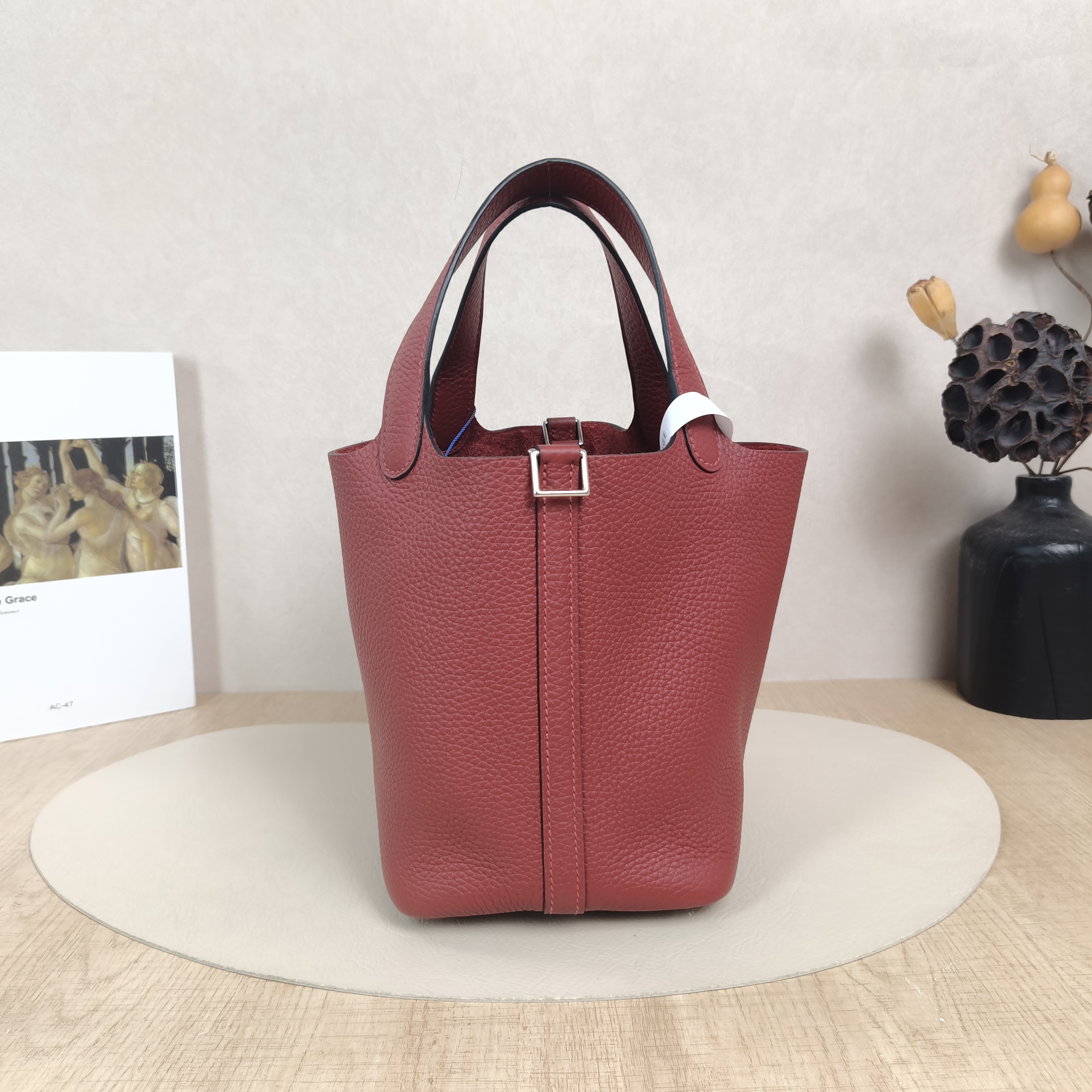 Hermès Top Handle Bag Picotin Lock 18 18Burgundy Taurillon Clemence TC Calfskin Small18 × 13 × 18 cm