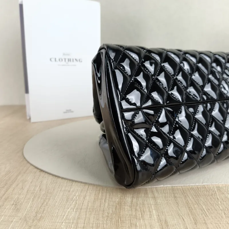 Chanel Shoulder Bag tote Black Patent Leather One Size33 × 16 × 17 cm — detail view 5 of 12