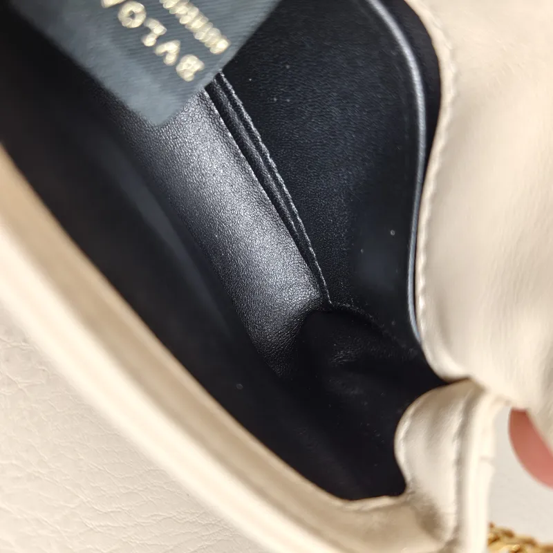 Bvlgari Crossbody Bag Serpenti Cabochon Calfskin Mini 11 × 4 × 9 cm — detail view 1 of 10