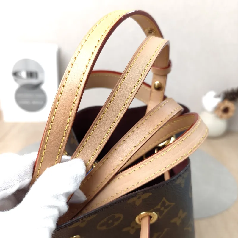 Louis Vuitton Crossbody Bag NÉONOÉ Bucket Bag BB Monogram PVC BB 20 × 13 × 20 cm — detail view 12 of 14