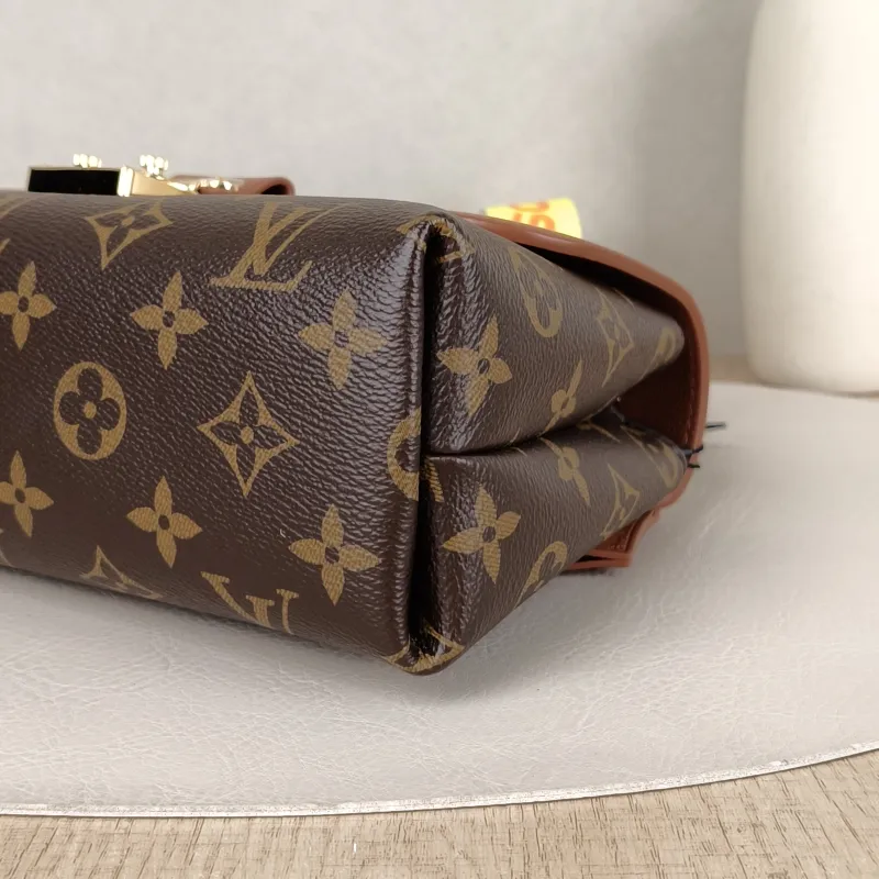 Louis Vuitton Crossbody Bag MADELEINE PVC · Calfskin BB24.5 × 8 × 16 cm — detail view 9 of 15