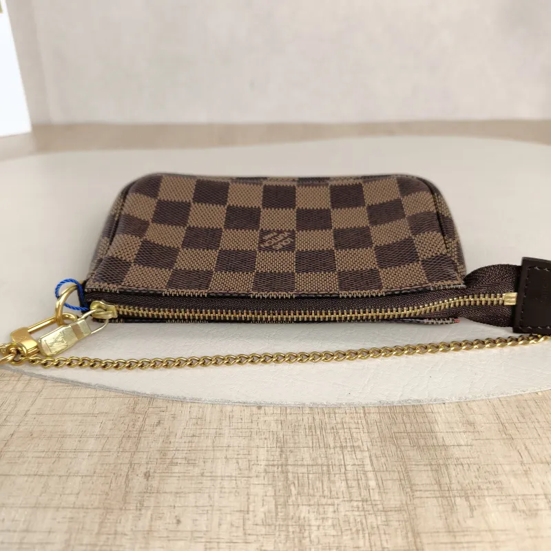 Louis Vuitton Clutch Mini Pochette Accessoires PV Cmini15.5 × 4 × 10.5 cm — detail view 5 of 10