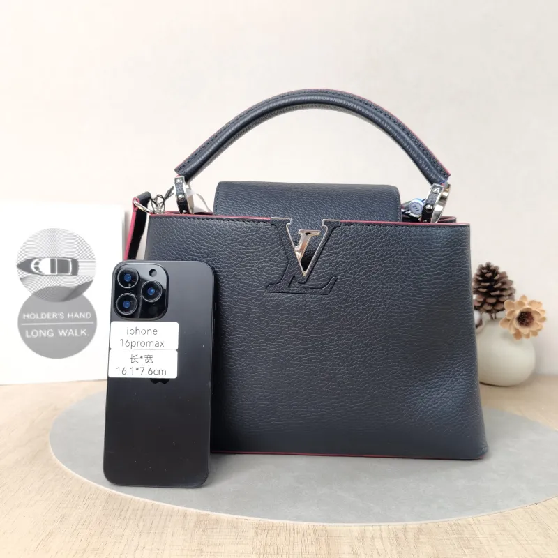Louis Vuitton Top Handle Bag Capucines Black Calfskin Medium31.5 × 11 × 20 cm — cover view 4 of 5