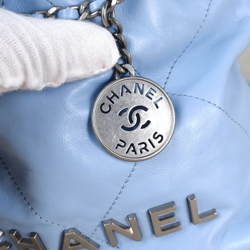Chanel Shoulder Bag22Bag Blue CC alfskinmini20 × 6 × 19 cm — detail view 6 of 11