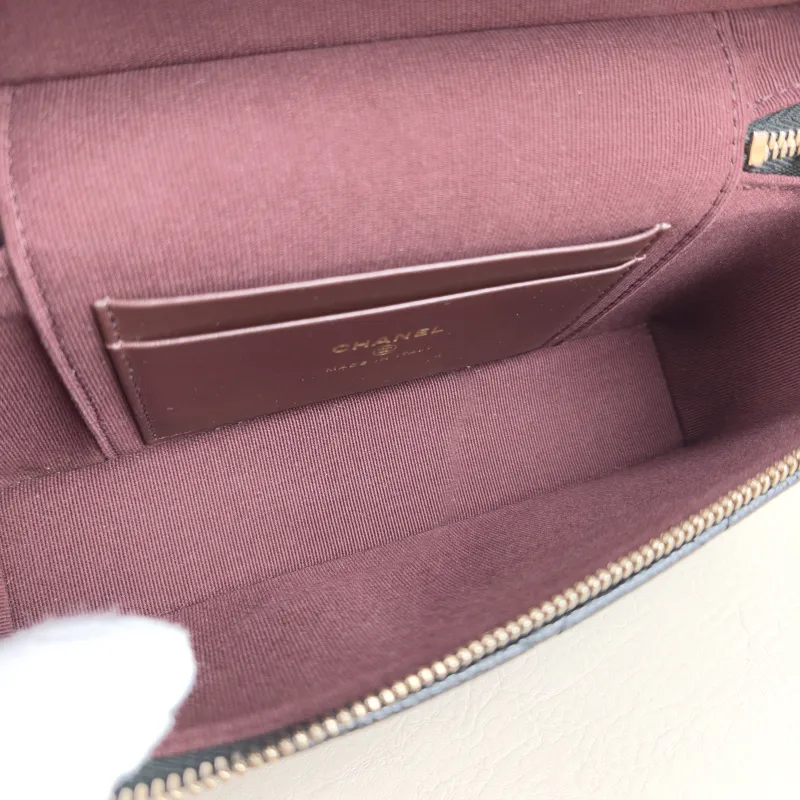 Chanel Crossbody Bag lp Box Bag Top Handle Crossbody Bag Black Grained Calfskin 19.5 × 5 × 12 cm — detail view 8 of 11